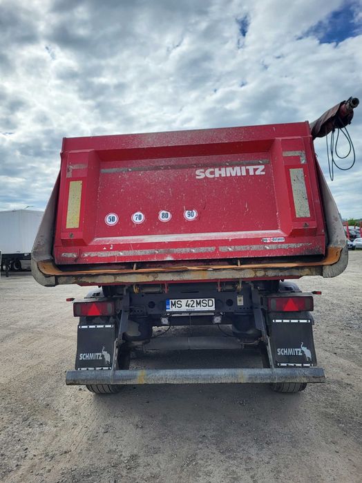 Semiremorca basculabila Schmitz