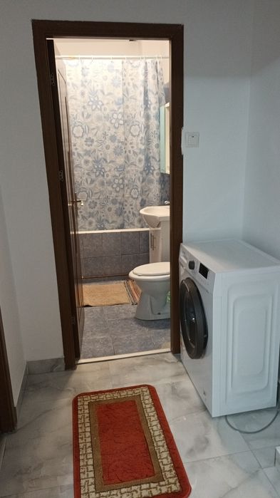 Închiriez apartament cu doua camere în Alee Trandafirilor
