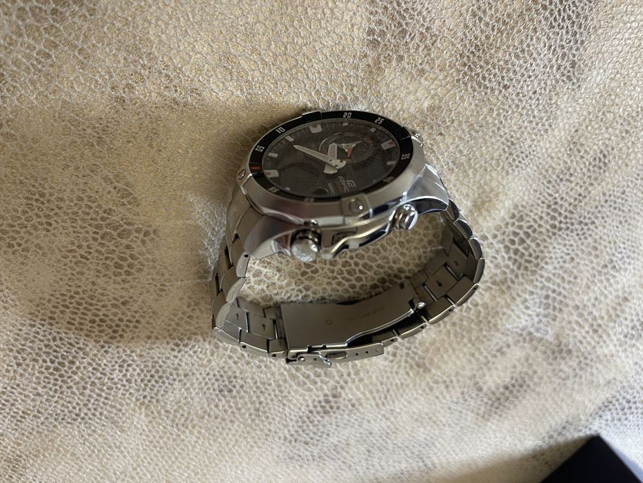 Продам часы Casio Edifice EMA-100 (модуль 5299)