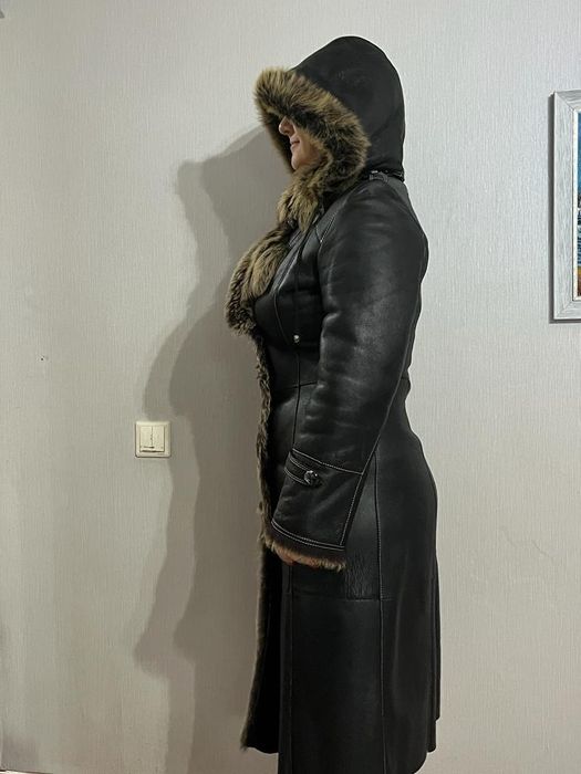Новая дублёнку женскую продам!
