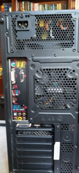 Настолен гейминг компютър втора ръка