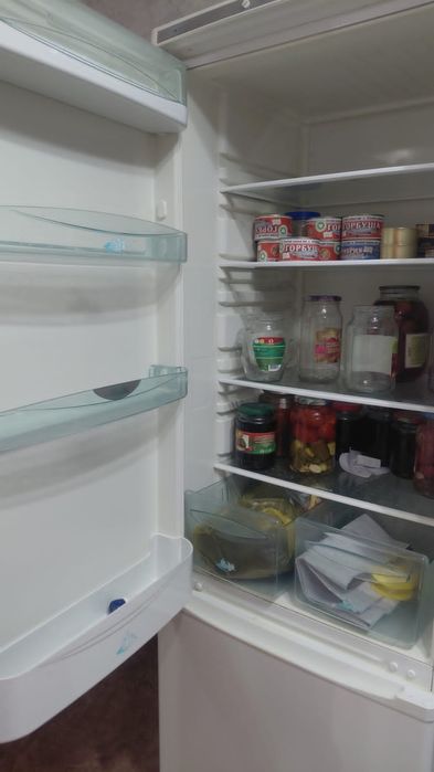 Продам холодильник Stinol б/у.