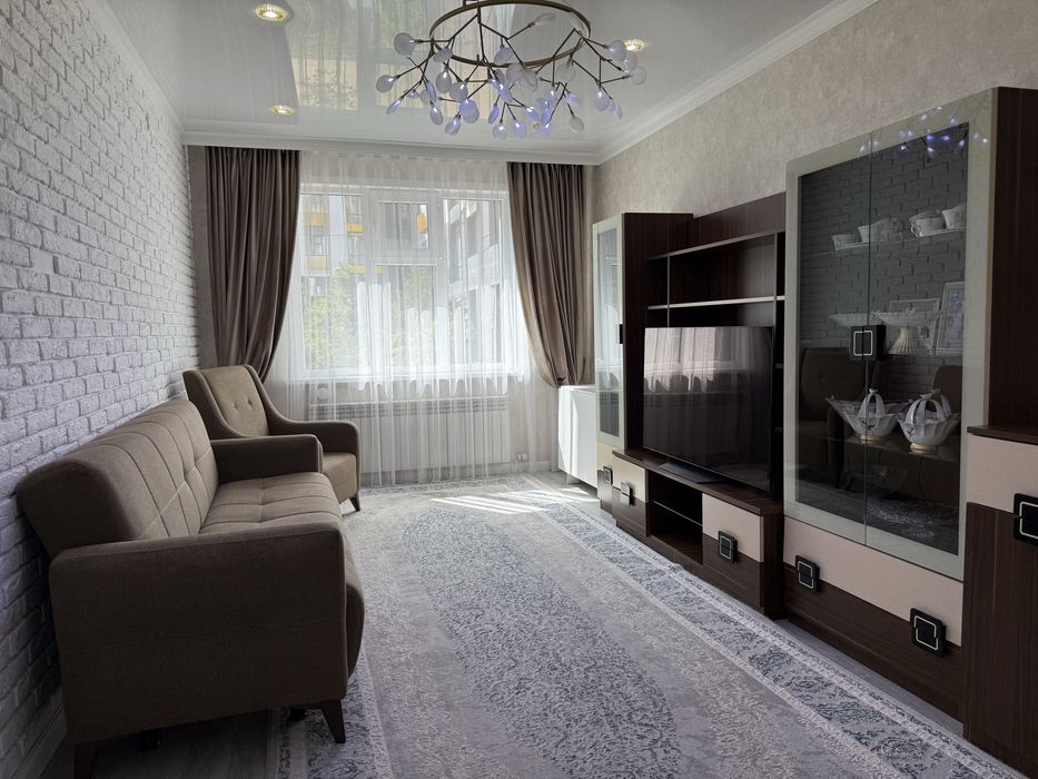 2-ком кв 70 м2 .