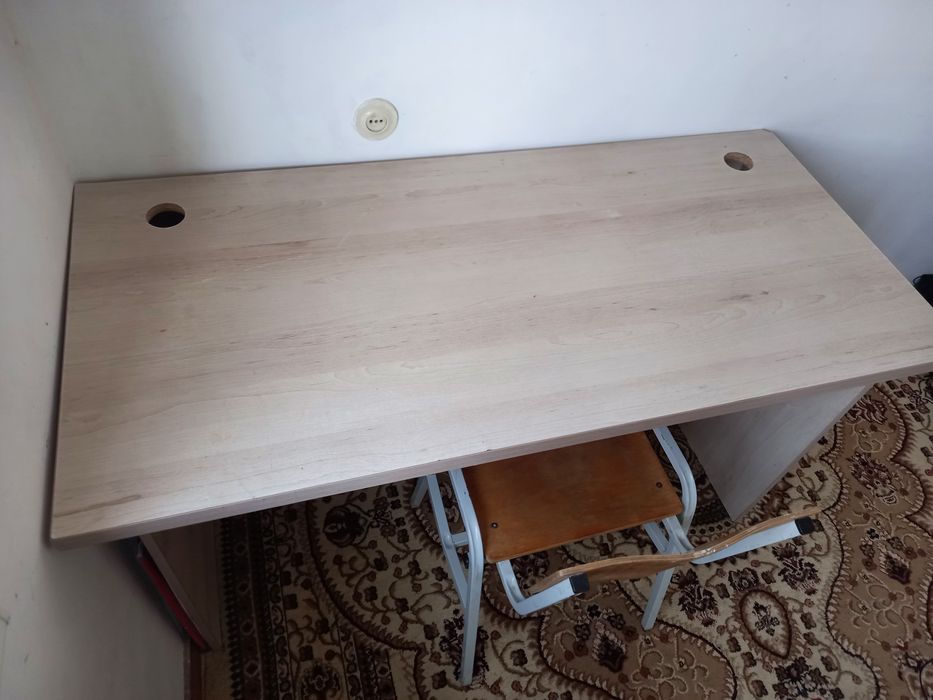 Стол стул сотилади