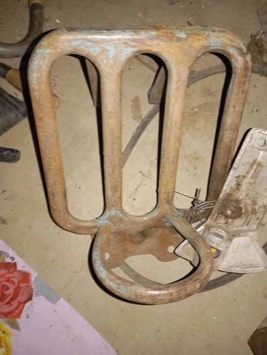 Продам корпус от мотороллера.отдельно мотор.