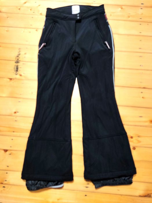 Pantaloni drumeție M 50 lei