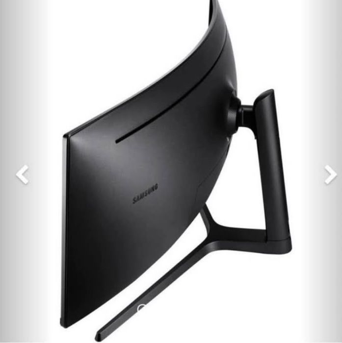 Monitor LED Samsung 49” Super Ultrawide – Curved Gaming / Productivity