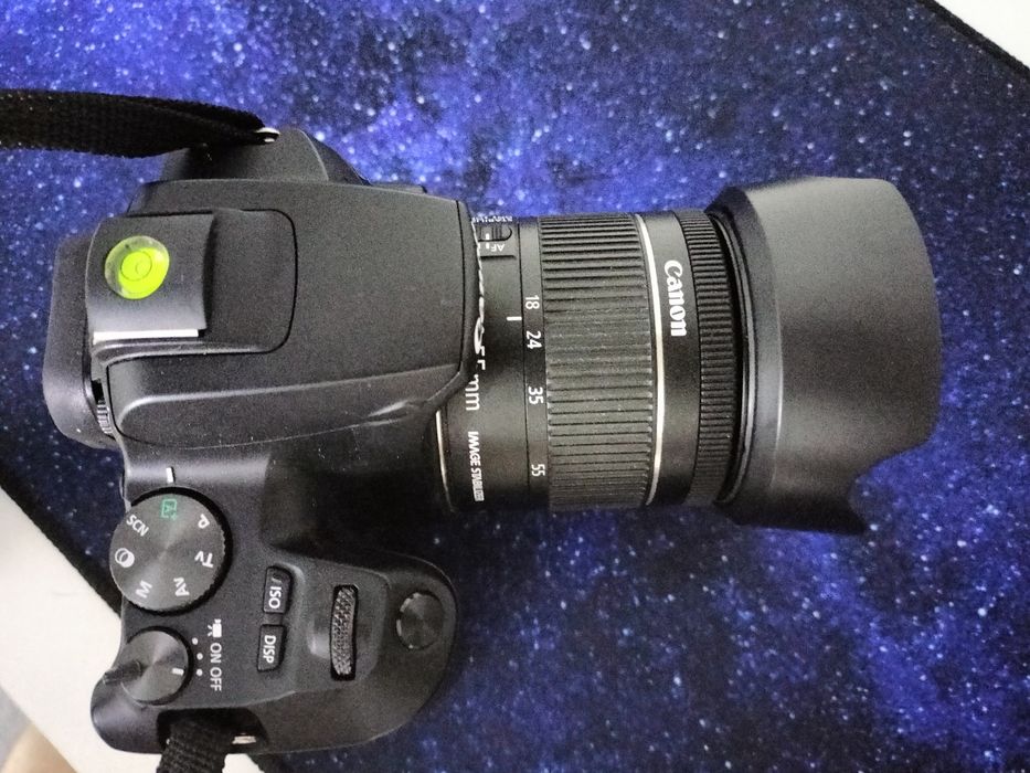 Продам фотоаппарат Canon EOS 250D