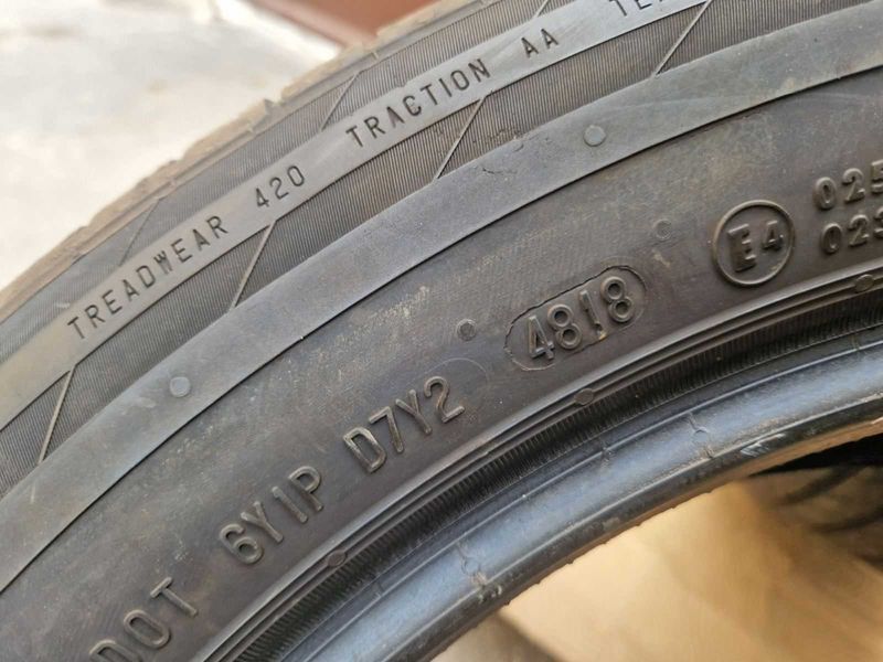 2 Continental R18 235/50
летни гуми 
DOT4818