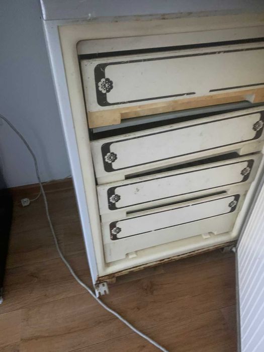 Продам морозильный холодильник