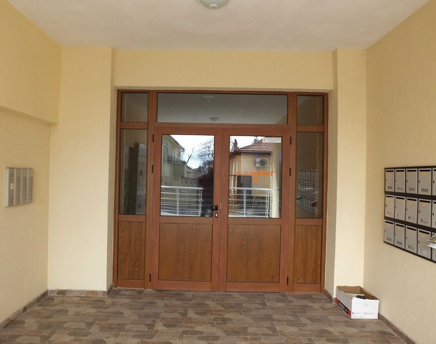 Дава се под наем Двустаен апартамент в Стара Загора, Била - 70 кв.м за 357 € - Снимка #1