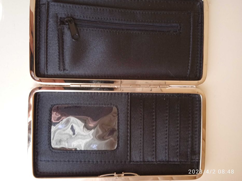 Красиво портмоне с бродрия