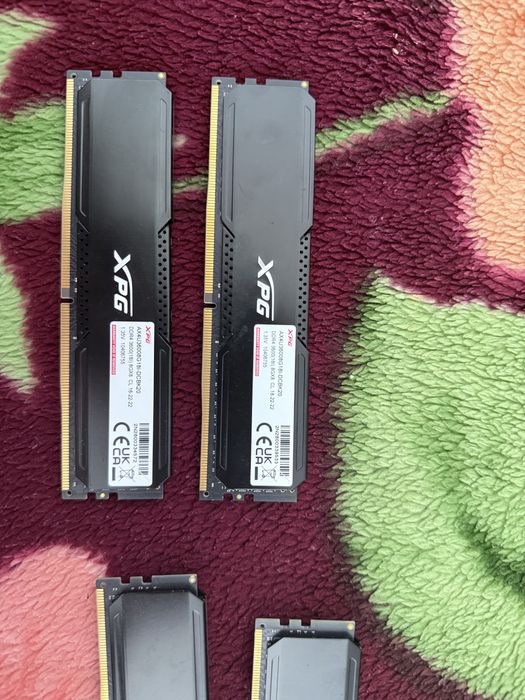 Продам оперативку 8 гб ddr4 3600