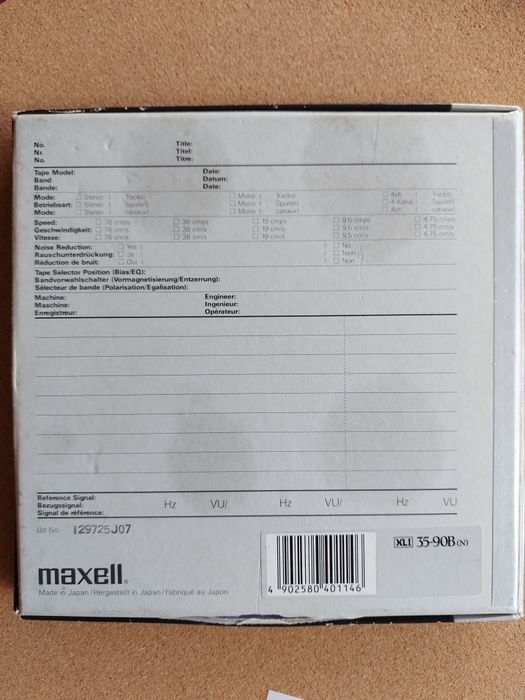 Bandă magnetofon nouă