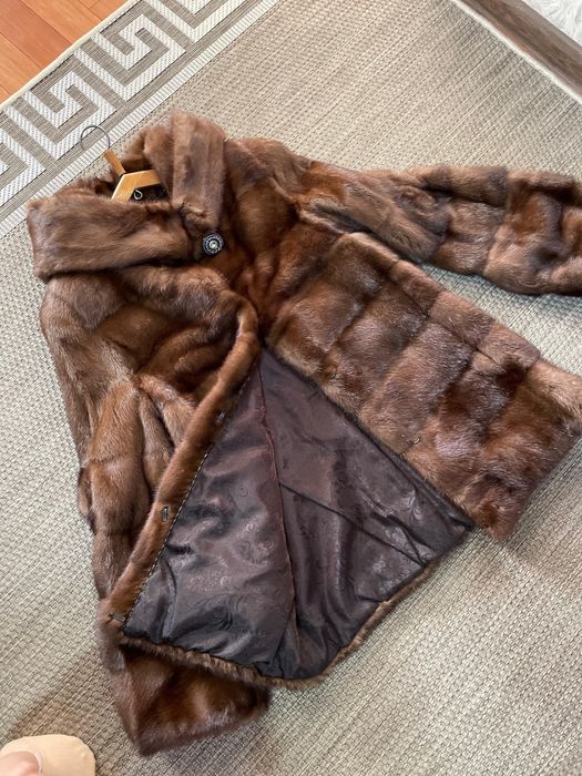 Продам норковую шубу