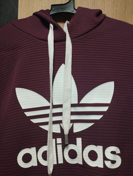 Мъжко худи Adidas отговаря на S