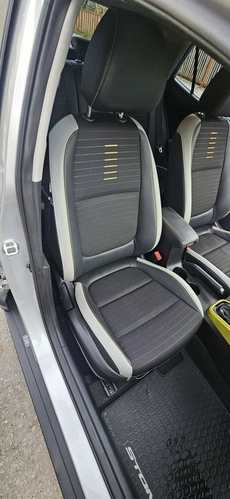 Kia Stonic 2019 1.4 бензин автоматик