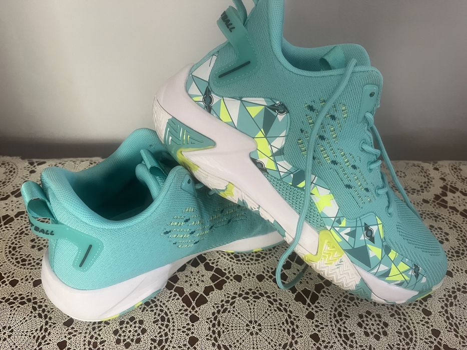 Продам кросовки