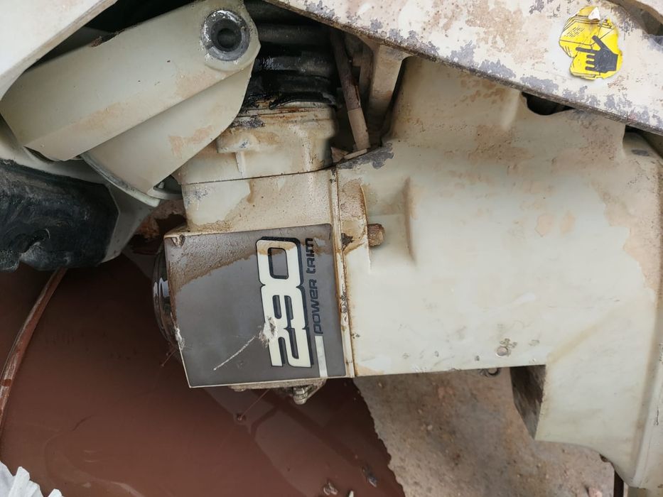 Лодочный мотор Volvo Penta в сборе