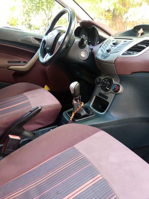 FORD FIESTA 1.4 GPL, vișiniu