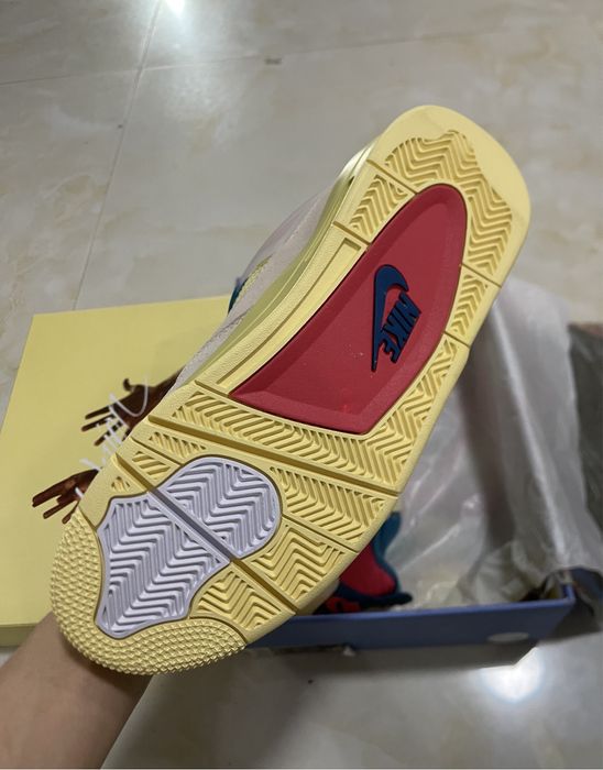 Air Jordan 4 Retro x Union Guava Ice