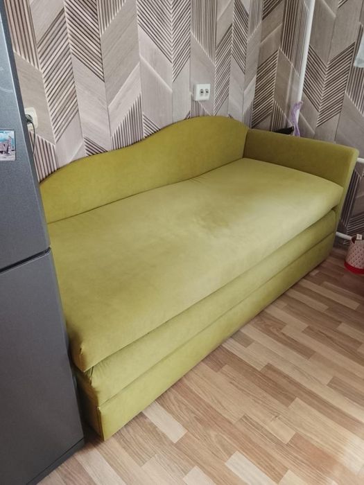 Продам диван срочно