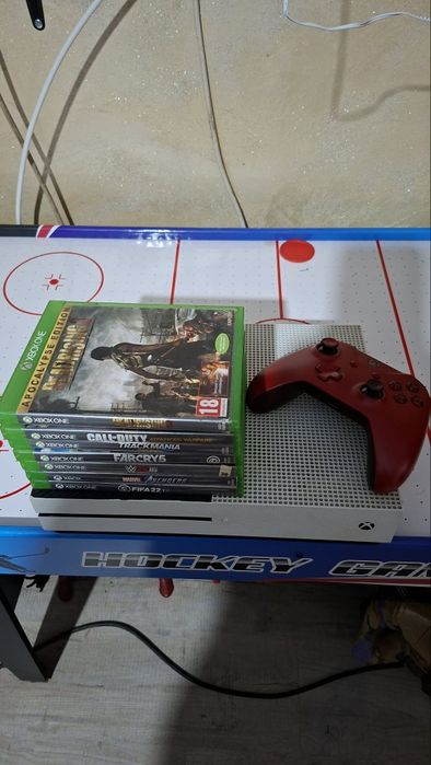 Vând Xbox One cu 1TB. Funcționează impecabil