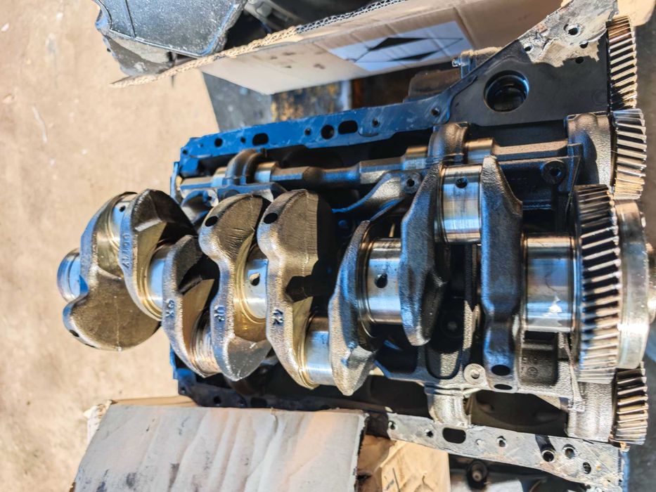 Мотор на части 651 Mercedes 2.2 CDI глава, колянов вал, картер блок