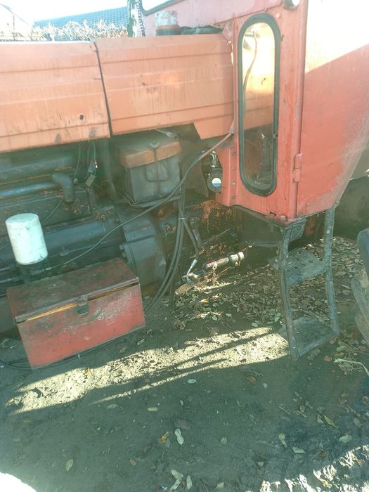 Vînd tractor utb 650