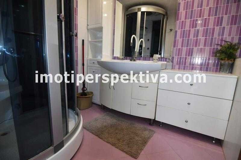 Продава се Тристаен апартамент в Пловдив, Кючук Париж - 120 кв.м за 1584 €/кв.м - Снимка #13