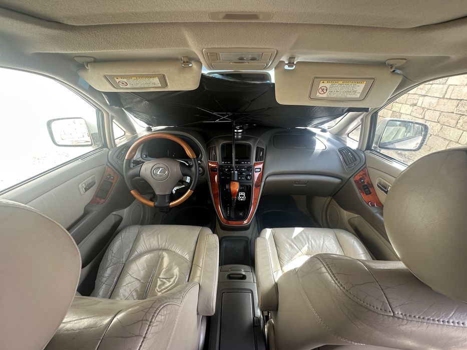 ЛексусРХ-300