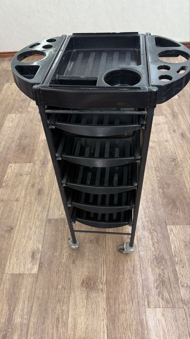 Мужское кресло и помошник