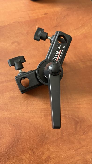 Trepied Manfrotto cu cap 501