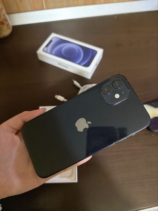 Iphone 12 Negru