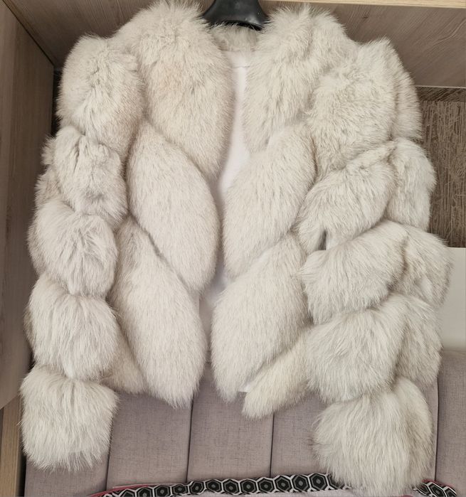 Haina de blana  de vulpe argintie mărimea M  maneci detașabile