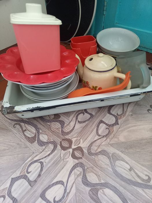 Продам недорого посуду