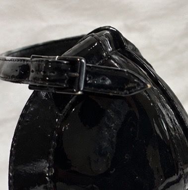 Saint Laurent Opyum sandale lacuite cu toc iconic