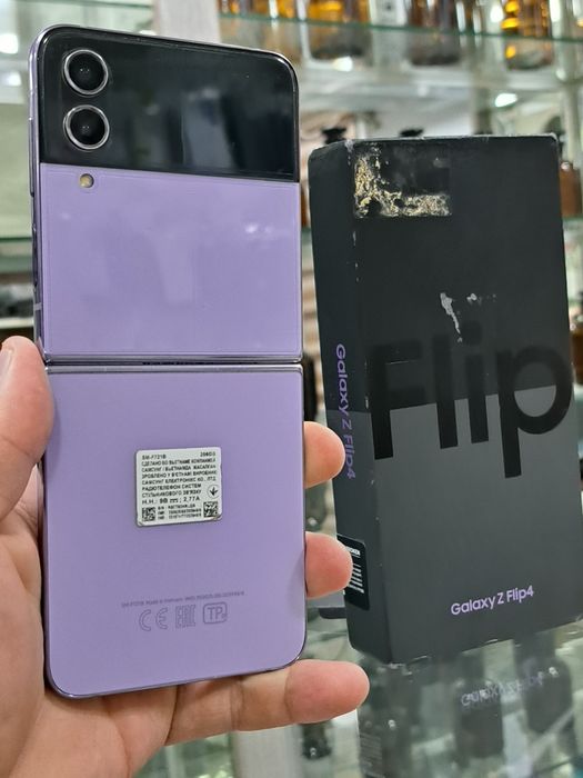 Samsung Z Flip4 xotirasi 8/256GB