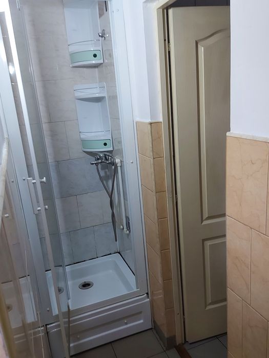 Închiriez apartament 3 camere Cumpana
