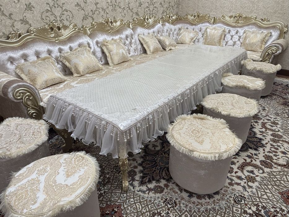 Divan ugolok sotiladi kampilekt