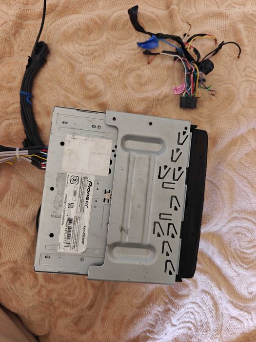 Pioneer AVH-Z9250BT в идеале.