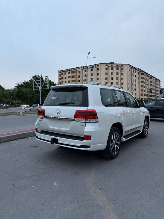 Toyota Land Cruiser 200