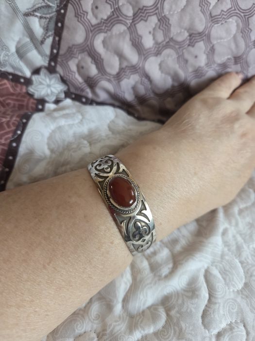 Продается браслет серебро 925 пробы