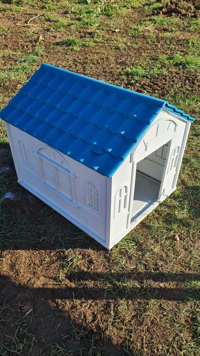 Пластмасова къща за куче