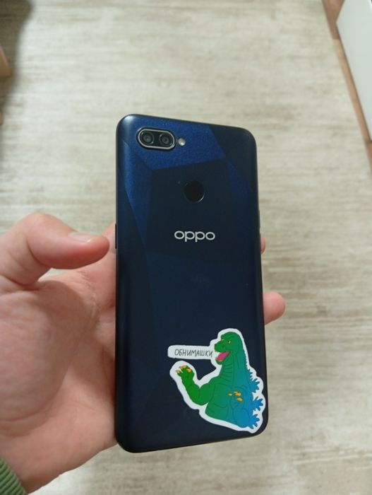 Oppo a12  нормальный телефон