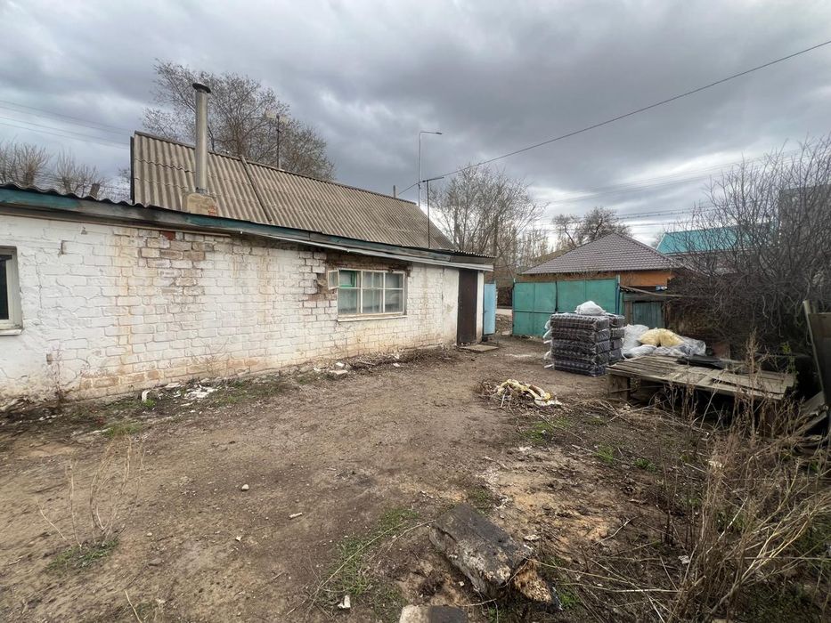 Сдам на долгиц срок Дом  8 мкр.