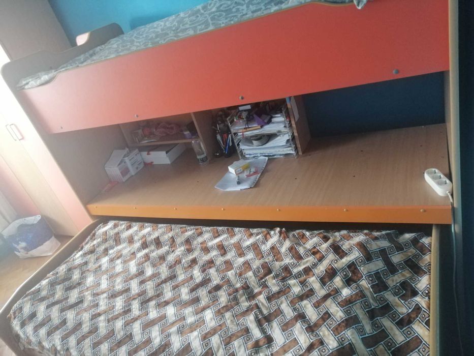 Pat supraetajat copii cu birou retractabil si șifonier