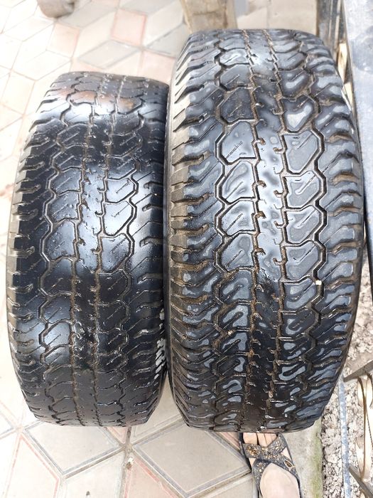 Автошины 235/75/15. Мишлен. 2 шт