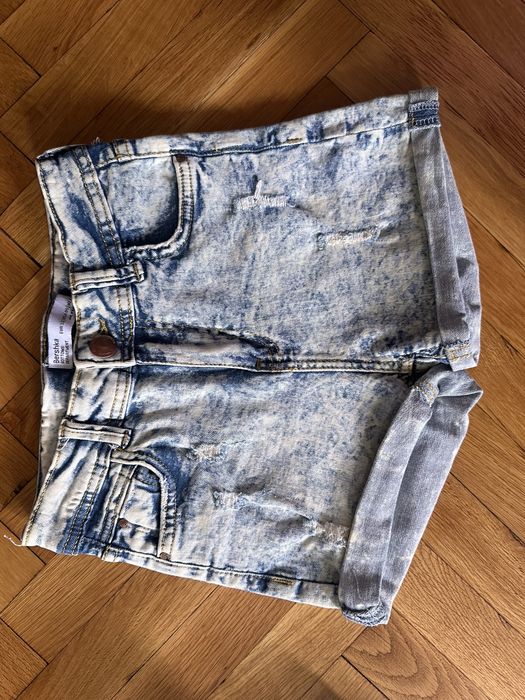 Къси панталони Zara Bershka