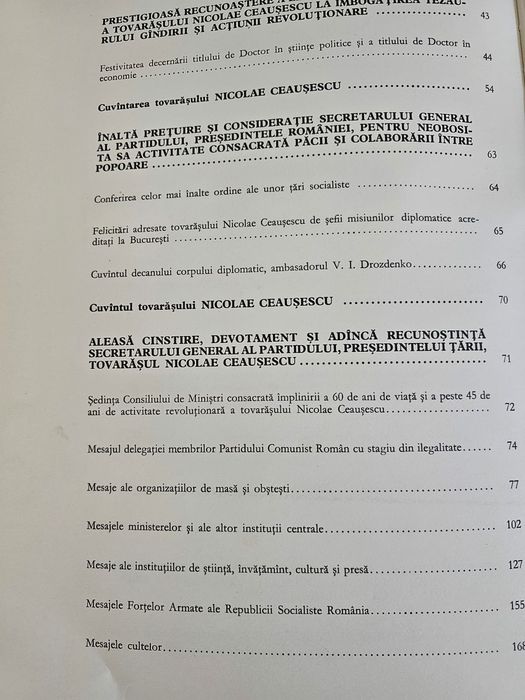 Carte cu Ceausescu